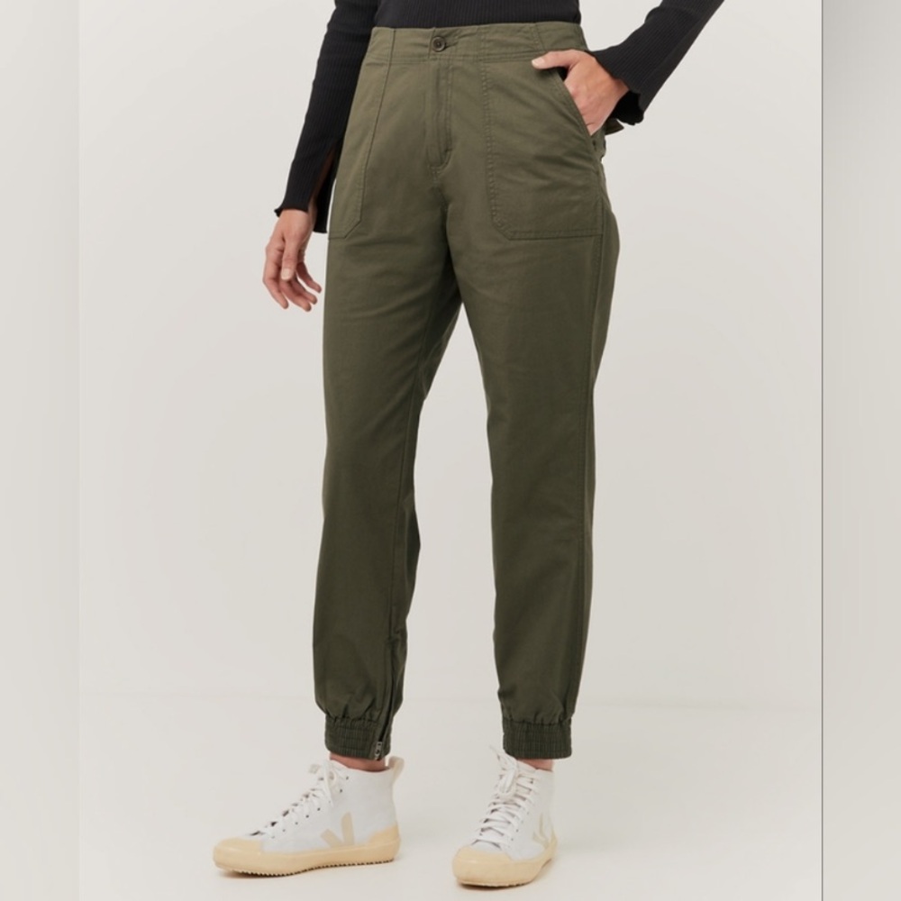 Pact Women's Grape Leaf Woven Twill Utility Jogger